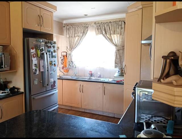 2 BEDROOM CLUSTER FOR SALE IN VERWOERDPARK